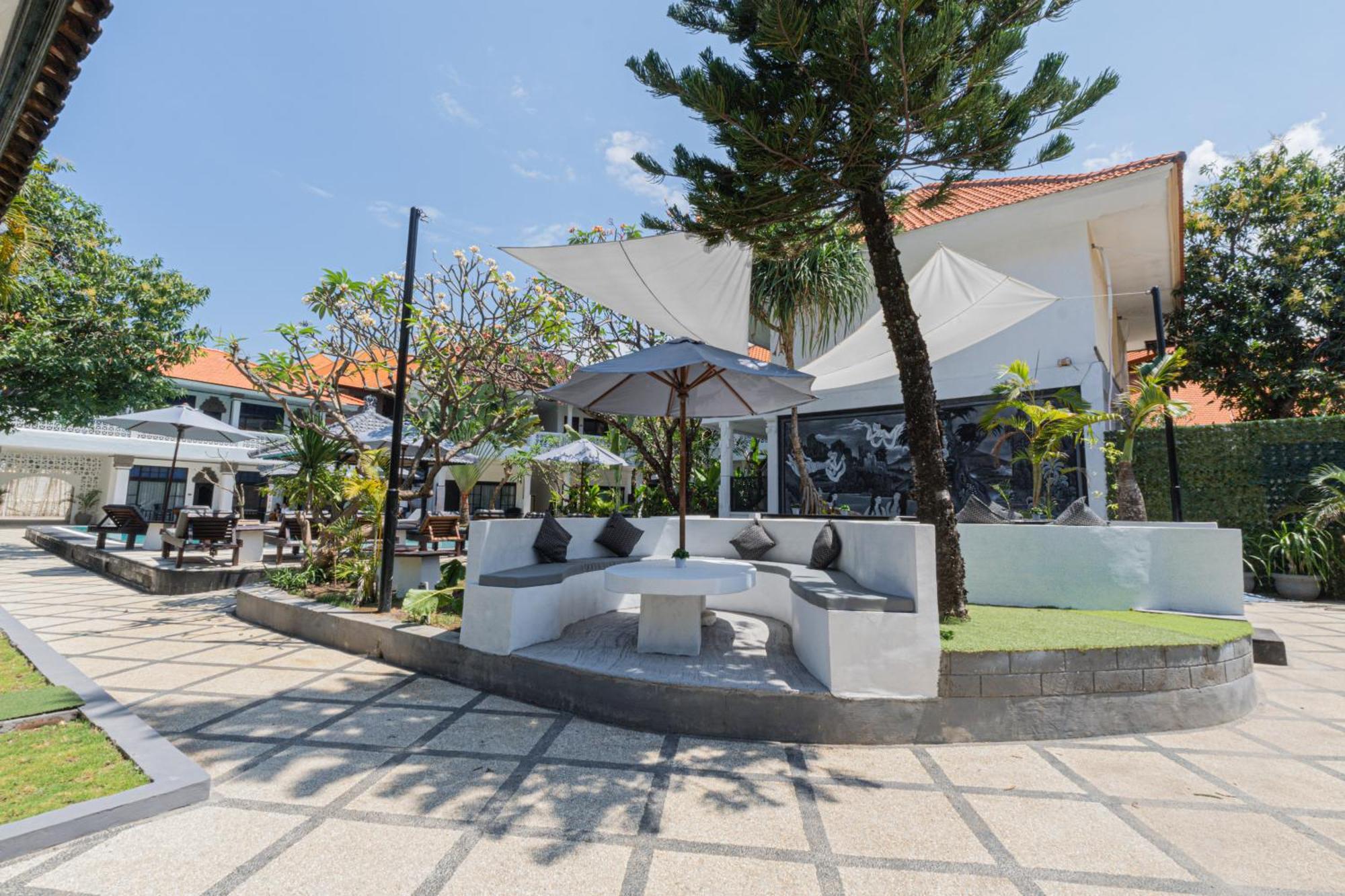 Casa Wina Kuta Hotel Kuta  Exterior photo