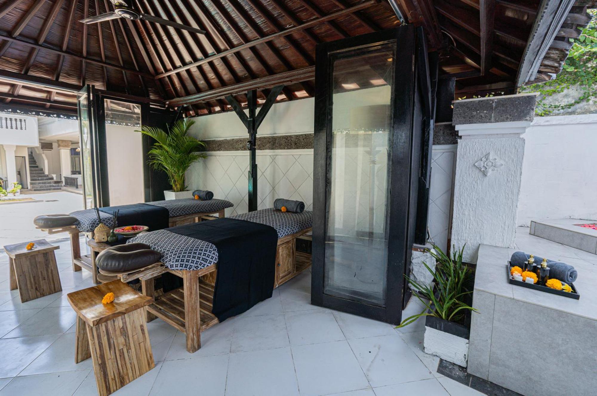 Casa Wina Kuta Hotel Kuta  Exterior photo