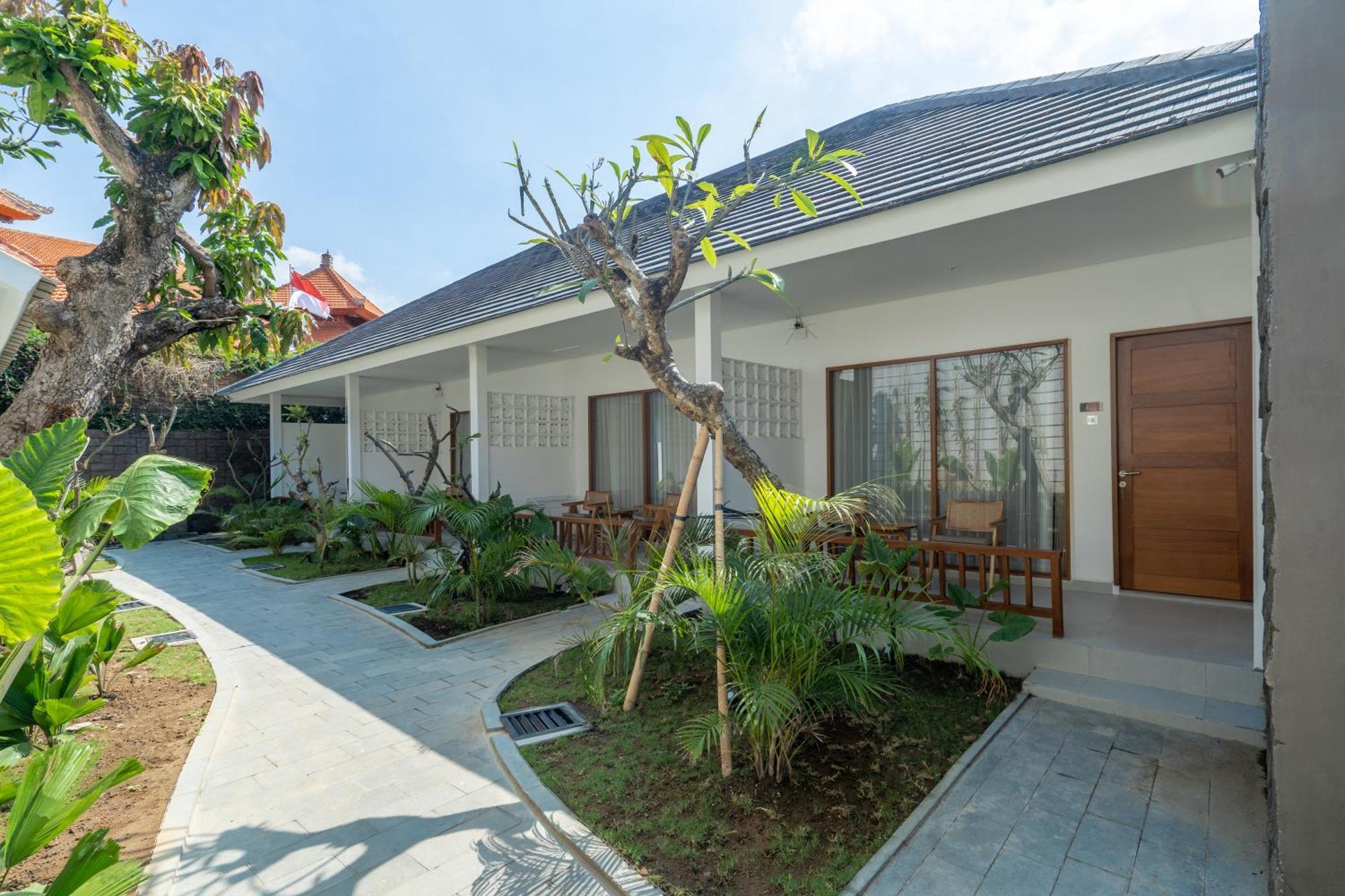 Casa Wina Kuta Hotel Kuta  Exterior photo